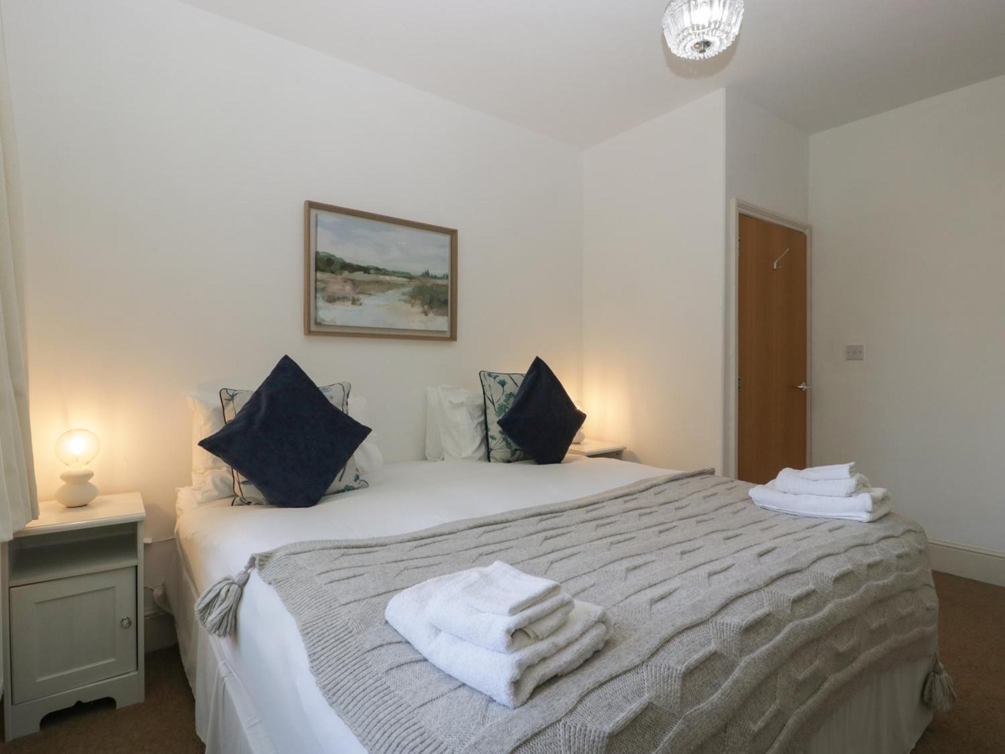 Amazing View Apartment Malvern Wells Exterior photo