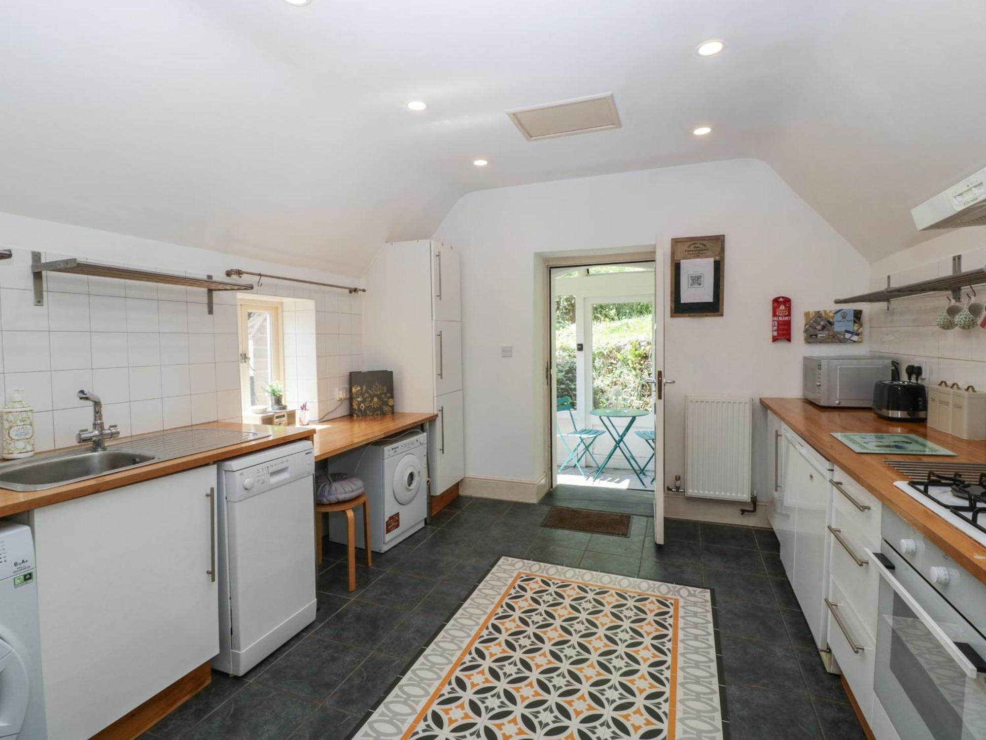 Amazing View Apartment Malvern Wells Exterior photo